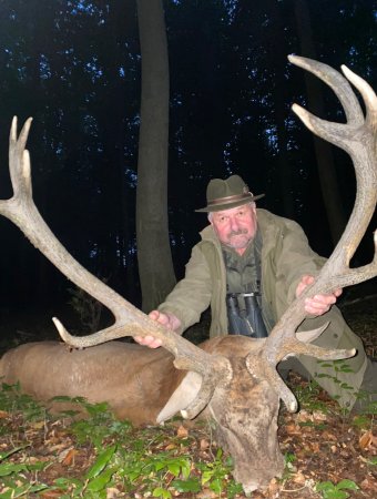 Lov KARPATSKÉHO JELEŇA